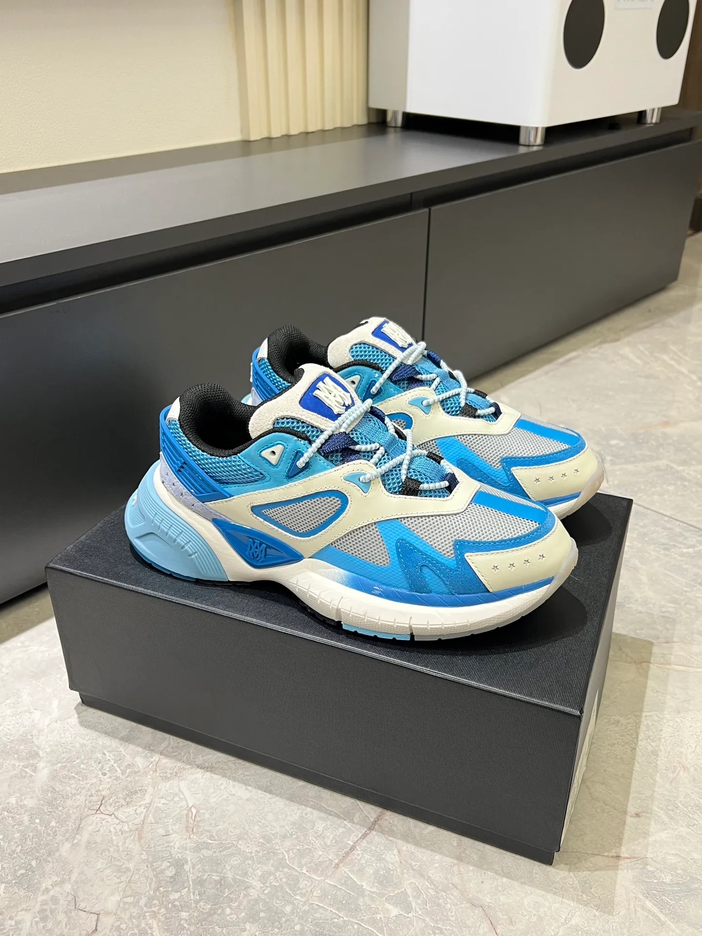 Men's shoes 💰p680 AMIRI's new men's casual sports shoes, made of first-layer cowhide upper and original breathable mesh, rich in three-dimensionality, contrasting color design, simple style, fashionable and sporty, breathable mesh lining, original ultra-light outsole, a must-have item for daily leisure! Size: 38-45!